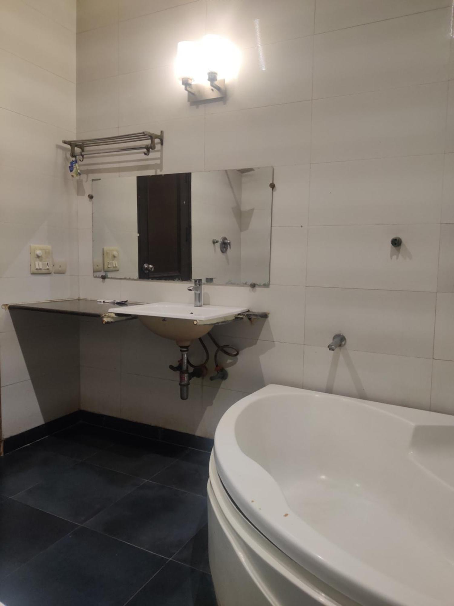 Hotel Delhi Airport Plaza Igi Airport Нью-Дели Экстерьер фото